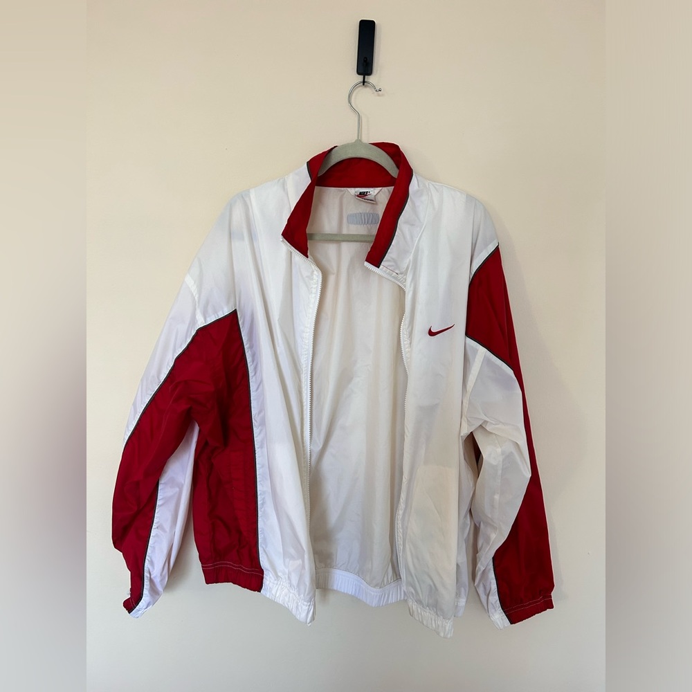 VINTAGE NIKE WINDBREAKER
